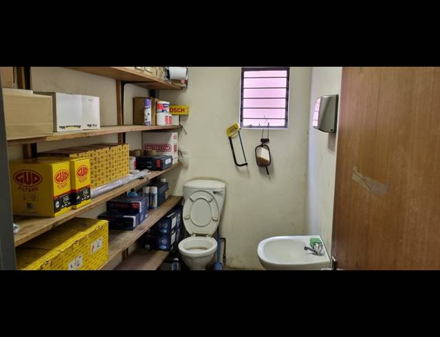 600M² WAREHOUSE FOR SALE IN KRUGERSDORP CENTRAL